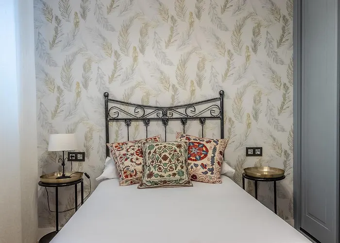 Acogedor Con Estilo Unico Junto Centro Azkuna Більбао